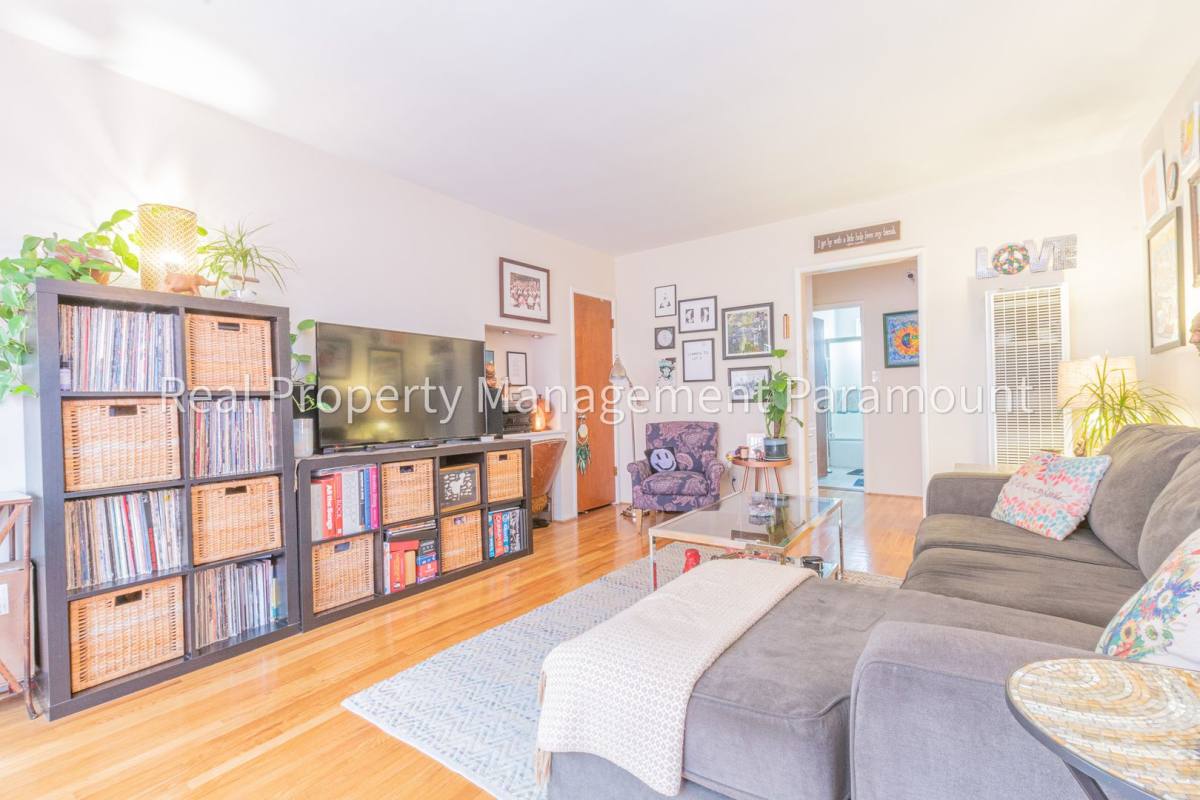Apartment for rent at 8016 Blackburn Ave, Los Angeles, CA 90048