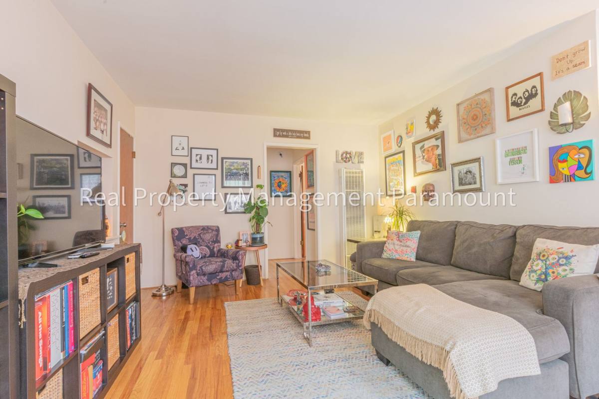 Apartment for rent at 8016 Blackburn Ave, Los Angeles, CA 90048