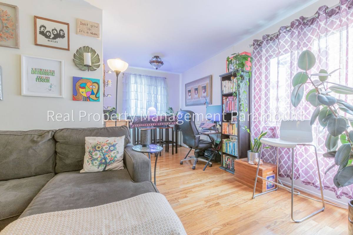 Apartment for rent at 8016 Blackburn Ave, Los Angeles, CA 90048