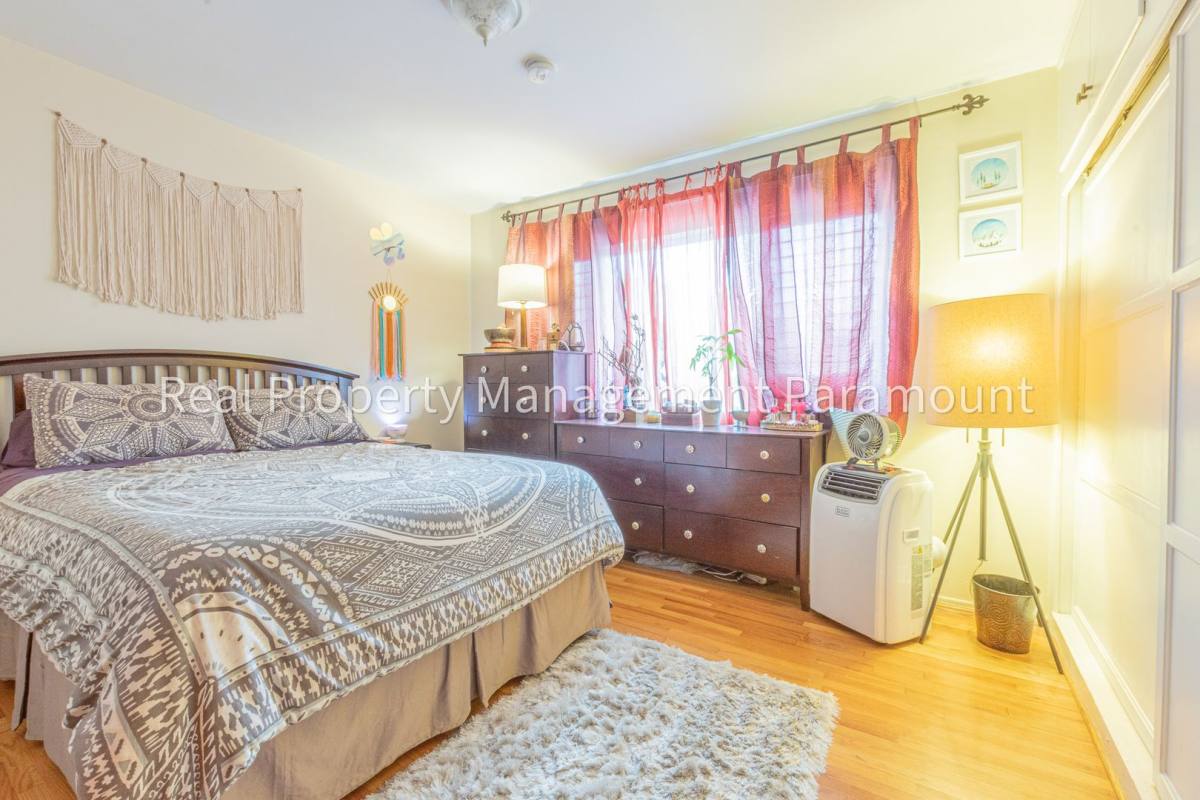 Apartment for rent at 8016 Blackburn Ave, Los Angeles, CA 90048