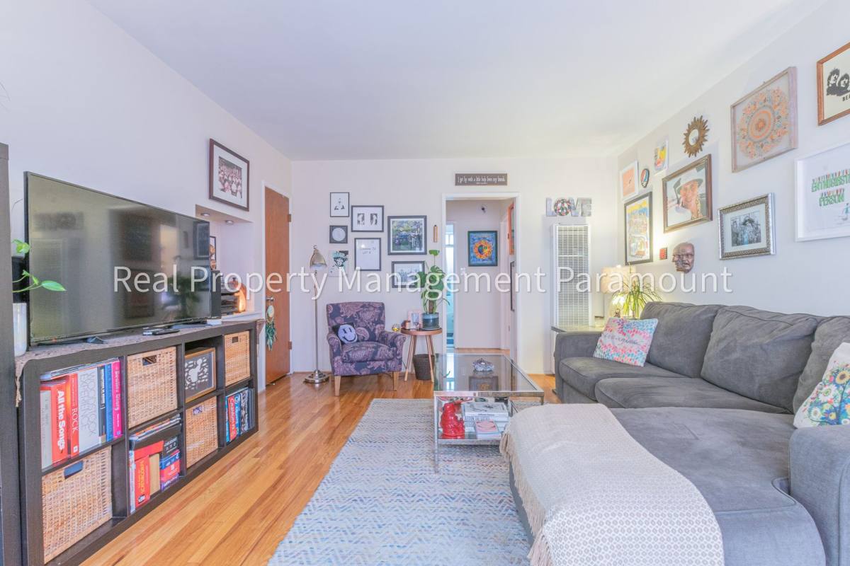 Apartment for rent at 8016 Blackburn Ave, Los Angeles, CA 90048