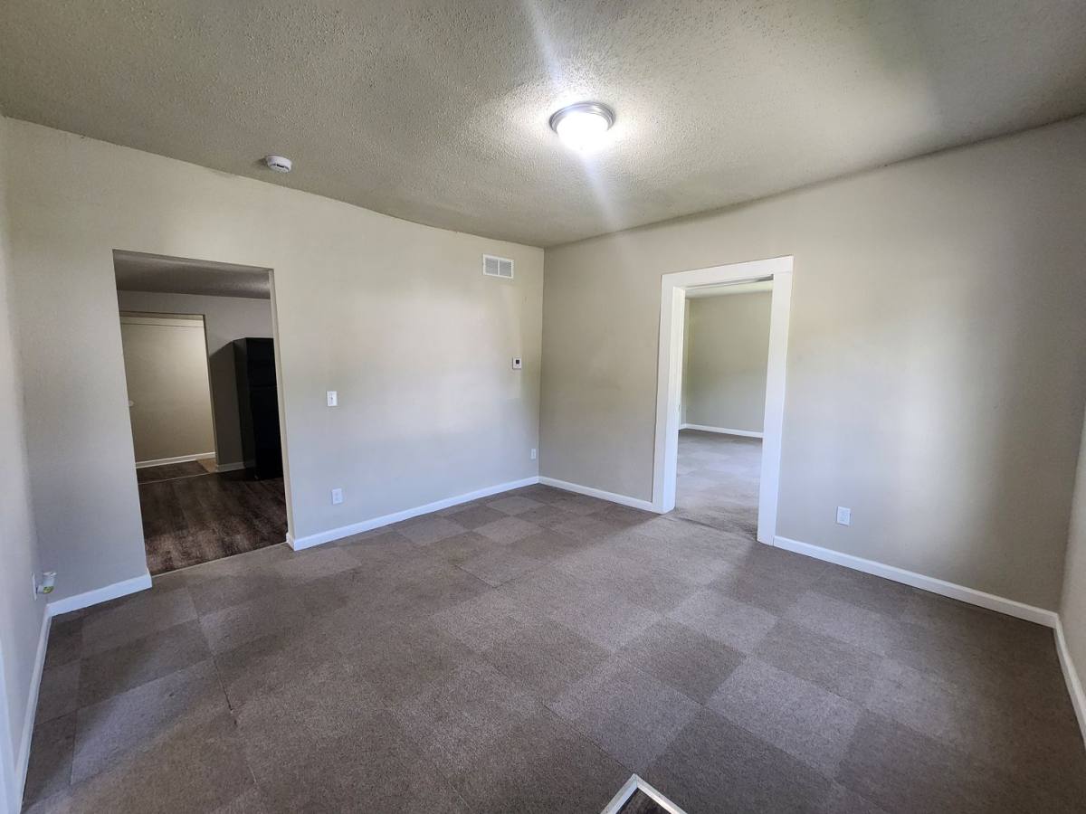 House for rent at 410 N Grant St, Knoxville, IA 50138