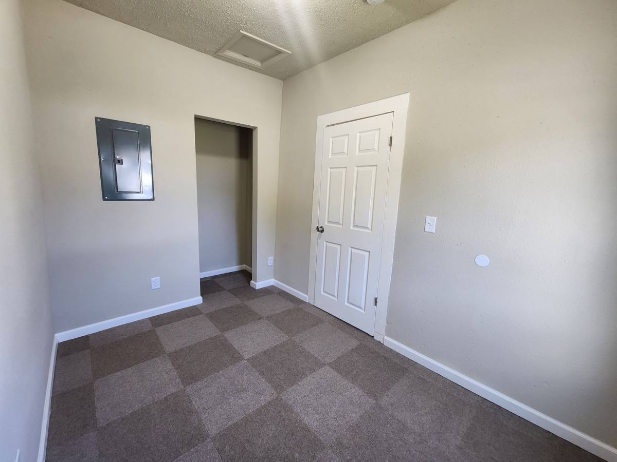 House for rent at 410 N Grant St, Knoxville, IA 50138