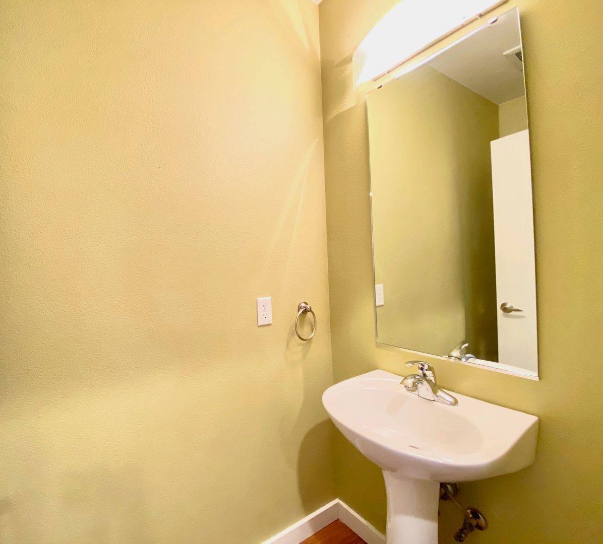 Townhouse for rent at 3110 SW Dolph Court #B4, Portland, OR 97219