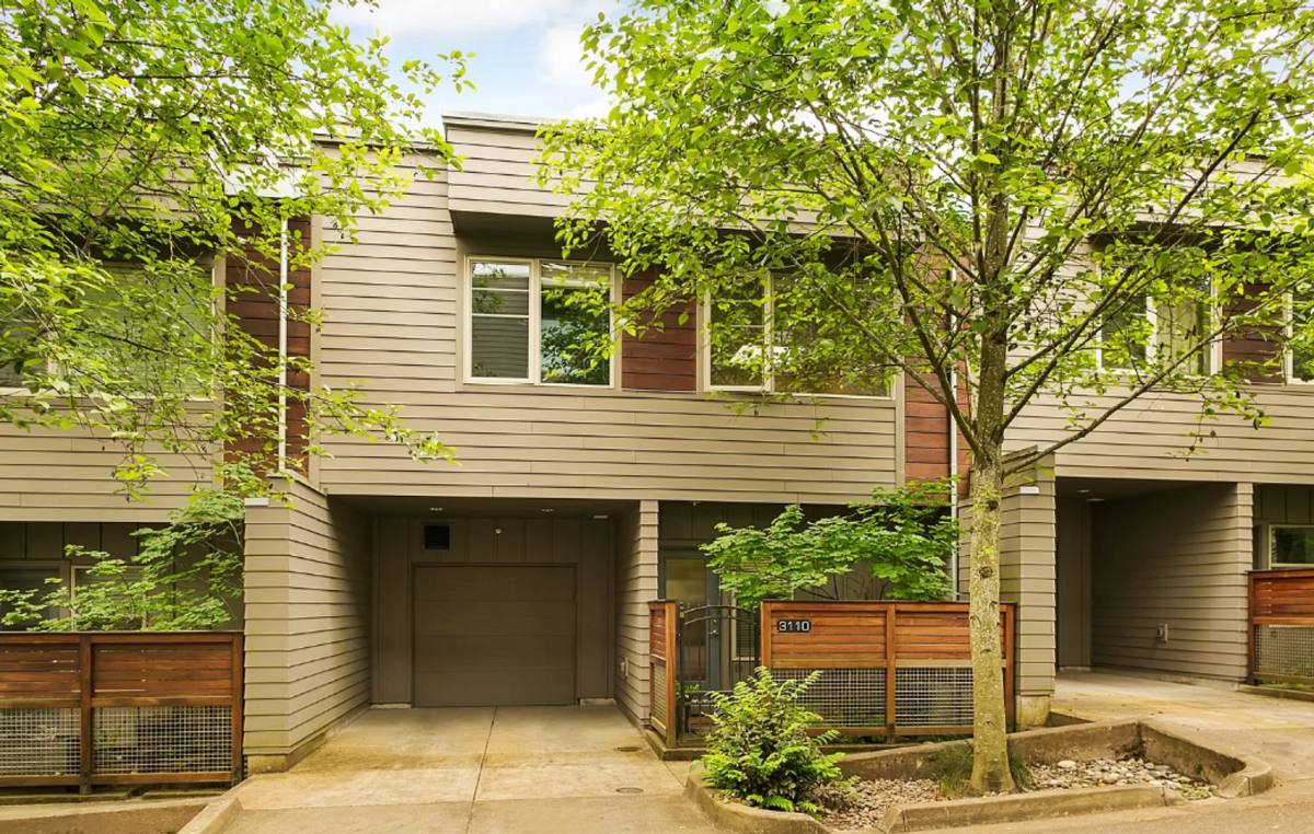 Townhouse for rent at 3110 SW Dolph Court #B4, Portland, OR 97219