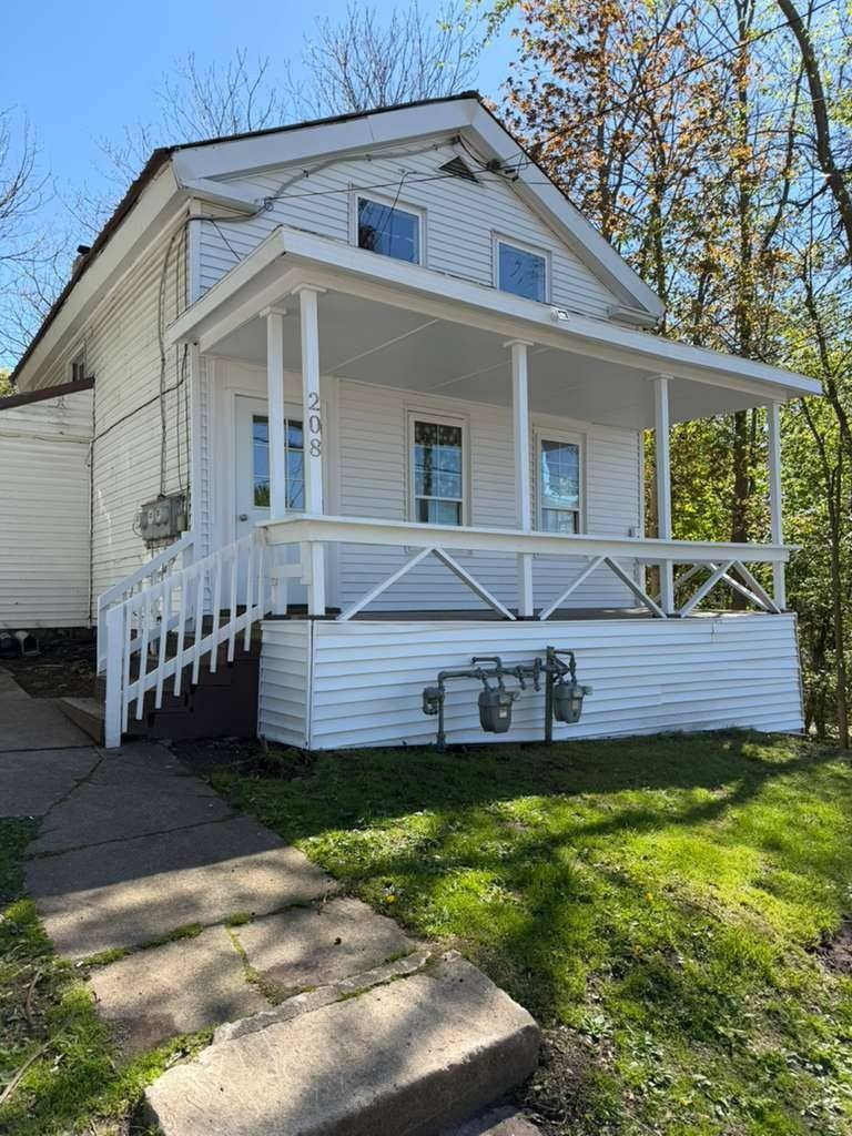 Apartment for rent at 208 Utica St #2, Fulton, NY 13069