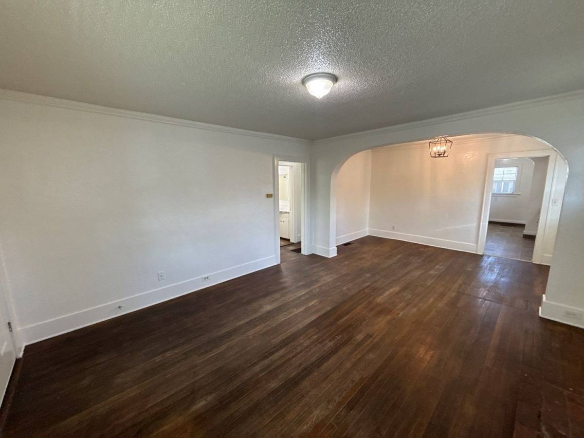 House for rent at 1165 Hood St NE, Salem, OR 97301