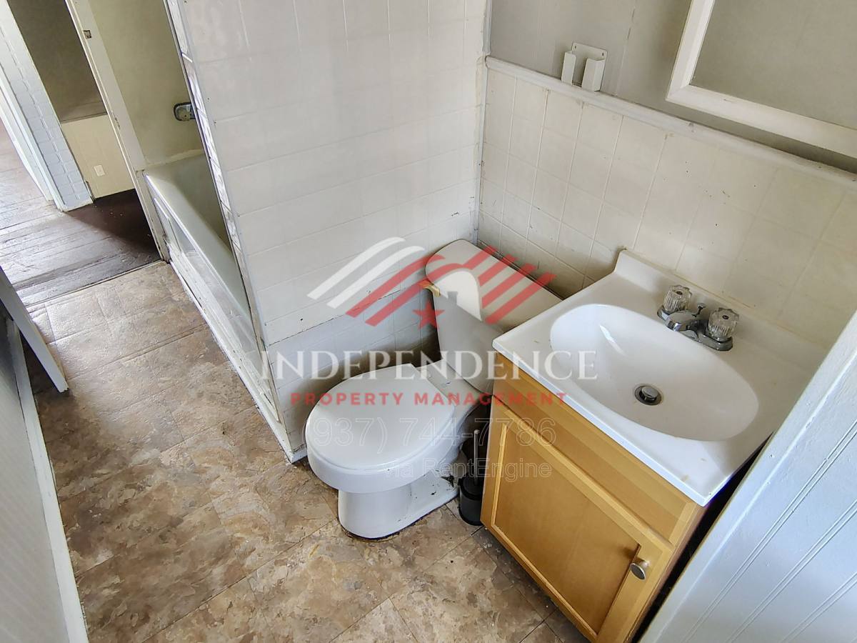 Apartment for rent at 515 Mertland Ave, Dayton, OH 45403