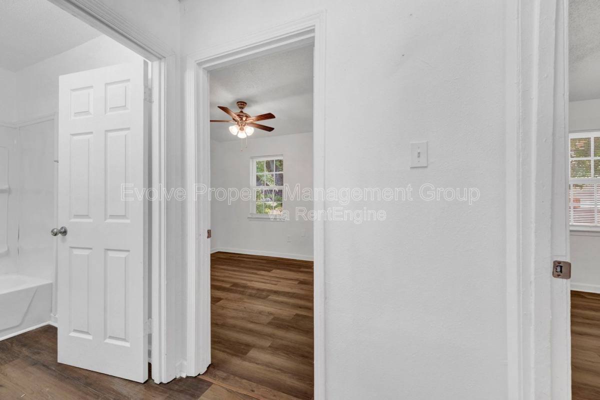Apartment for rent at 2966 Yale Ave #7, Memphis, TN 38112