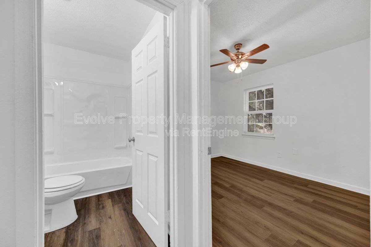 Apartment for rent at 2966 Yale Ave #7, Memphis, TN 38112