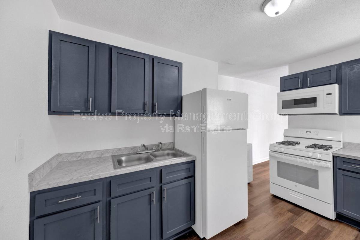 Apartment for rent at 2966 Yale Ave #7, Memphis, TN 38112