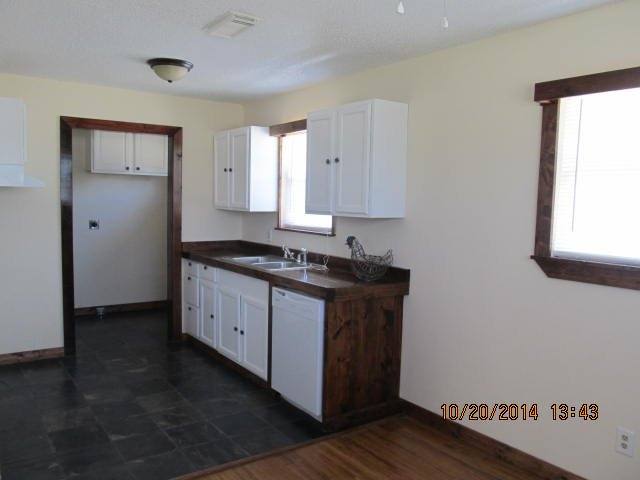 House for rent at 605 Jackson St, Farmersville, TX 75442