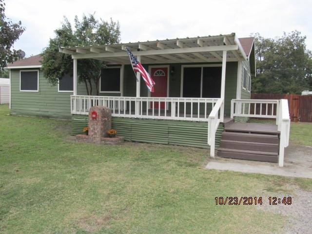 House for rent at 605 Jackson St, Farmersville, TX 75442