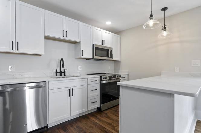 Apartment for rent at 302 N Mildred St #200, Charles Town, WV 25414