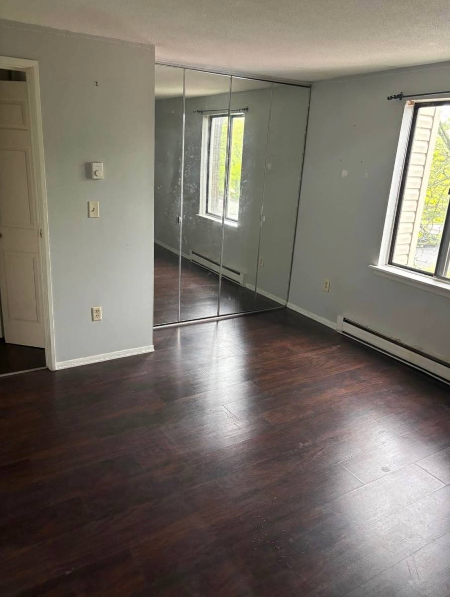 Apartment for rent at 135 Burgundy Hill Lane, Middletown, CT 06457
