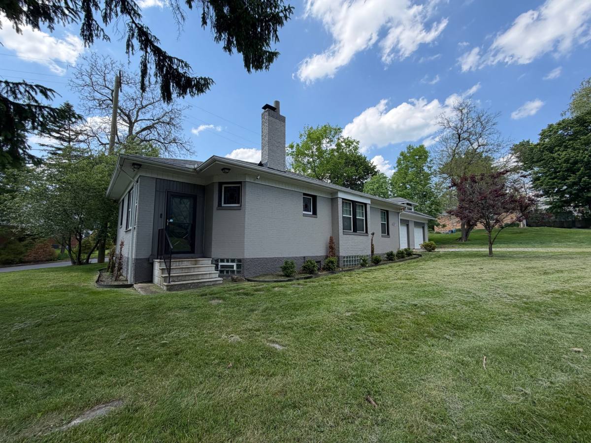 House for rent at 3855 Mount Royal Blvd, Allison Park, PA 15101