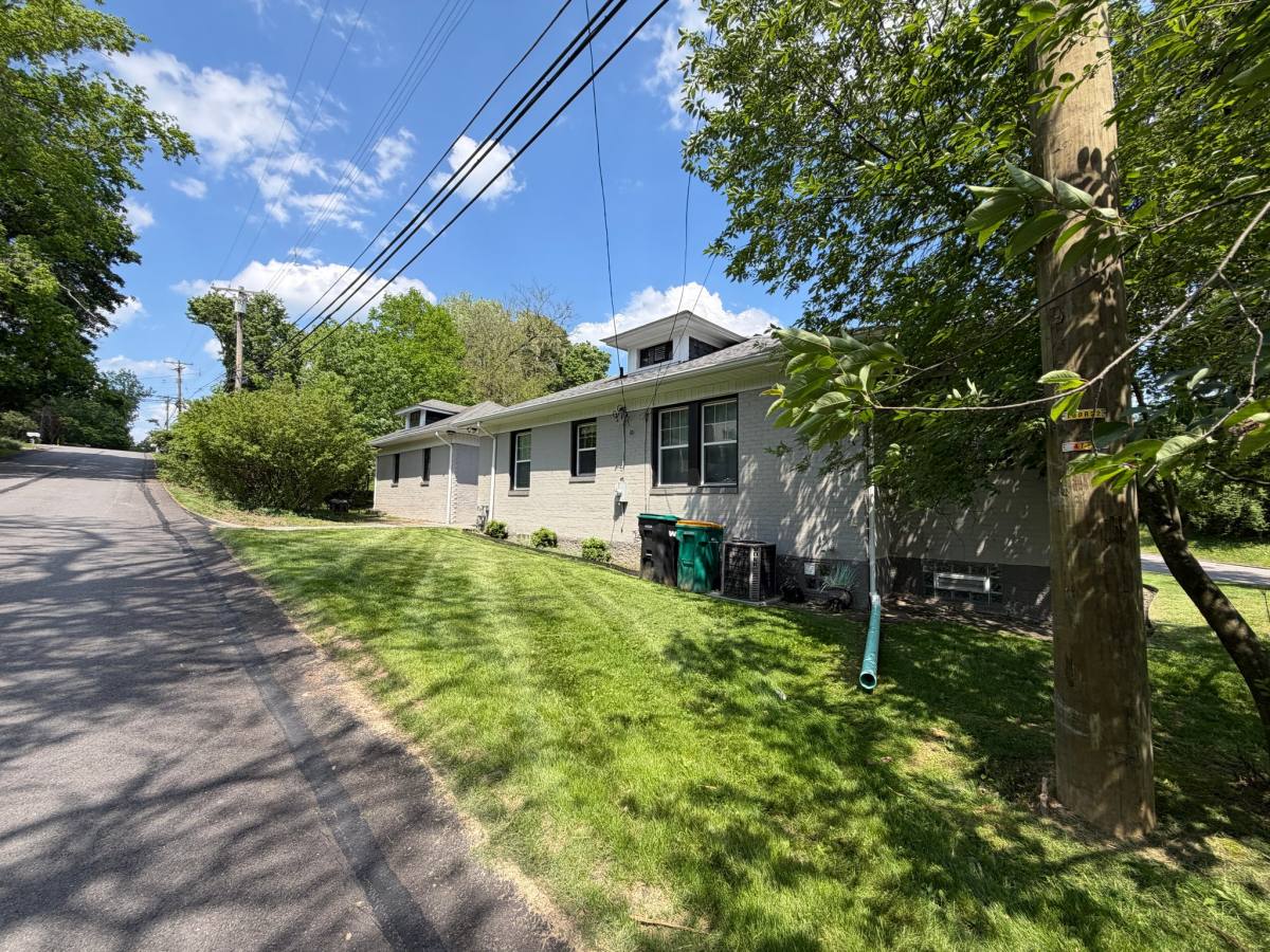 House for rent at 3855 Mount Royal Blvd, Allison Park, PA 15101