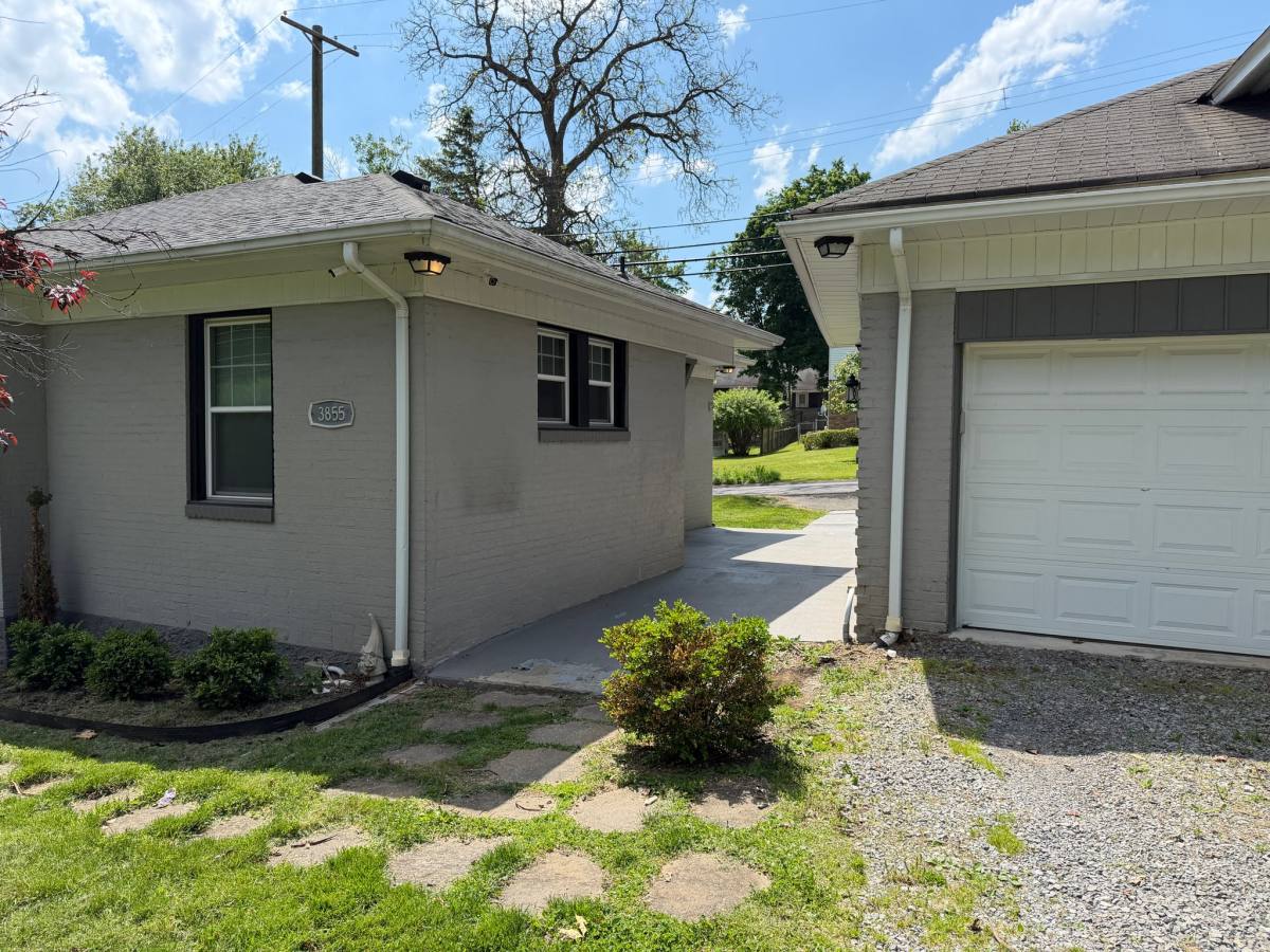 House for rent at 3855 Mount Royal Blvd, Allison Park, PA 15101