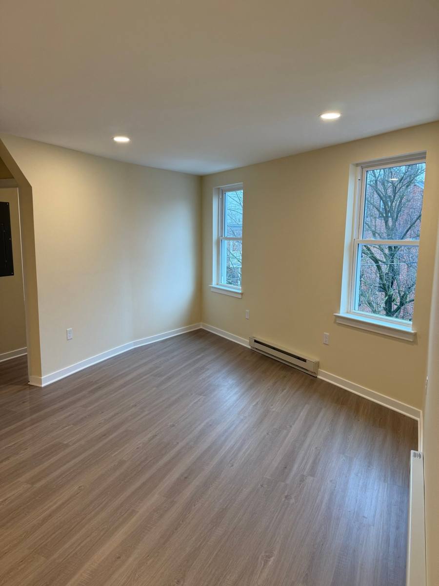 Apartment for rent at 135 E Ross St - 2nd Floor, Lancaster, PA 17602