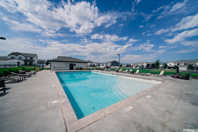 Townhouse for rent at 376 S 1540 E, Hyrum, UT 84319