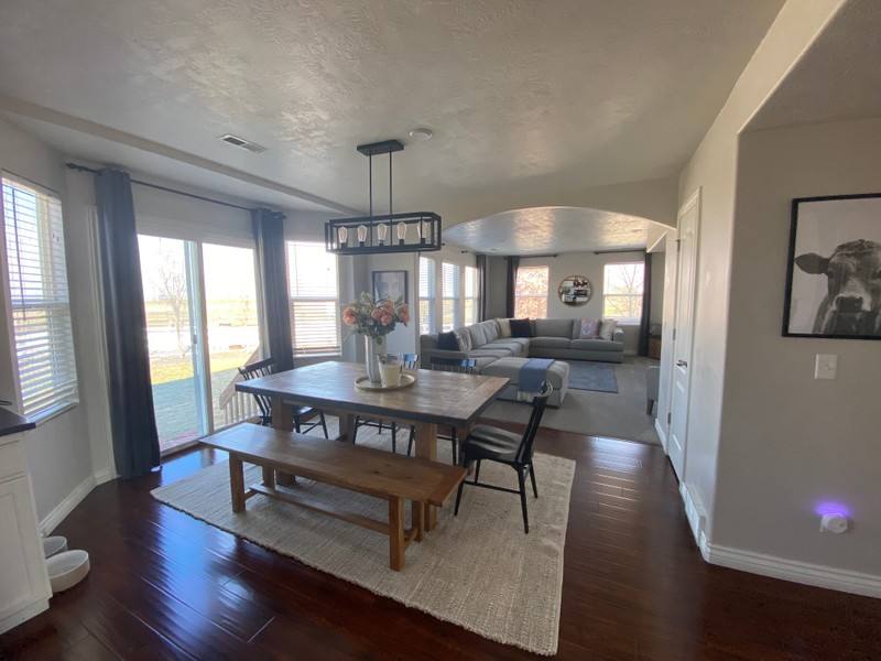 House for rent at 880 W 2310 N, Woods Cross, UT 84087
