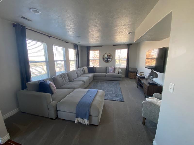 House for rent at 880 W 2310 N, Woods Cross, UT 84087