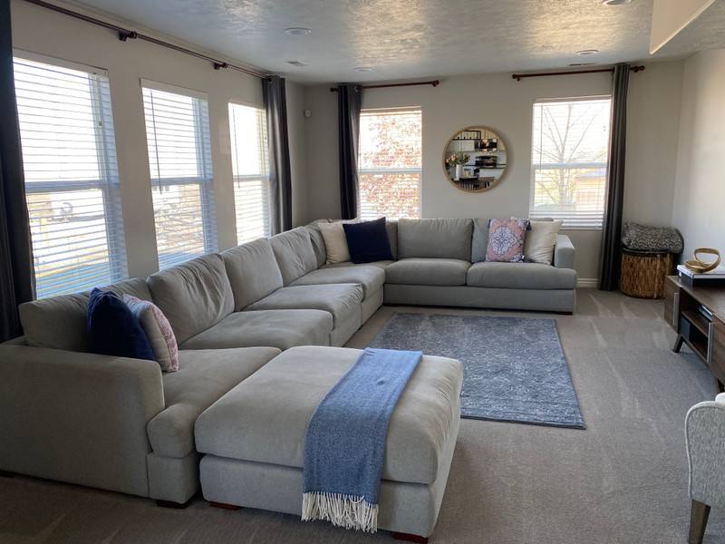 House for rent at 880 W 2310 N, Woods Cross, UT 84087