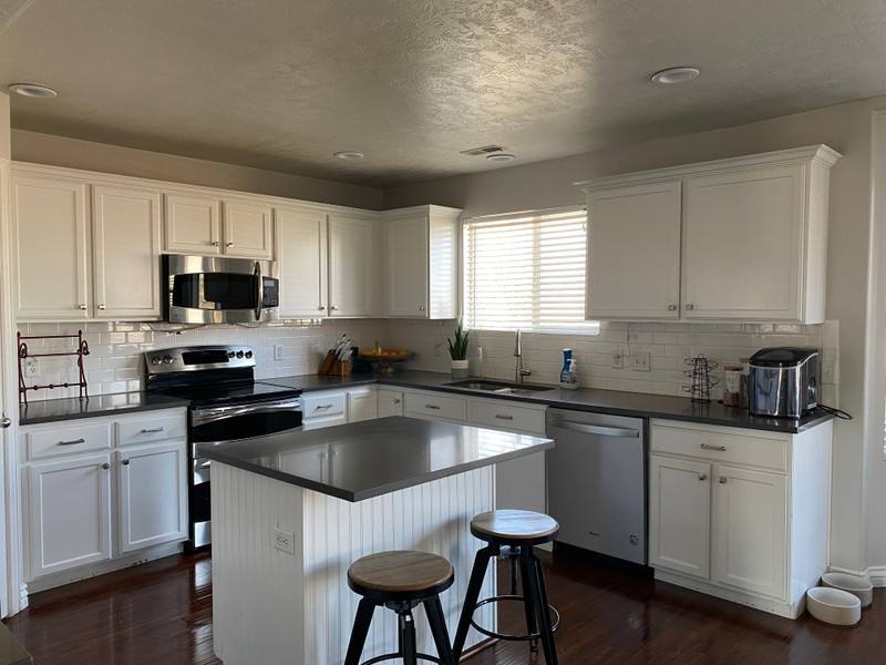 House for rent at 880 W 2310 N, Woods Cross, UT 84087