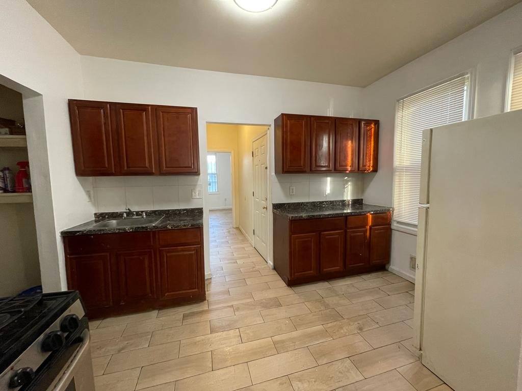Apartment for rent at 218 Columbia Ave #1R, Irvington, NJ 07111