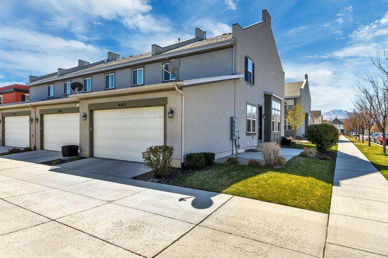 Townhouse for rent at 4492 W Milford Dr, South Jordan, UT 84009