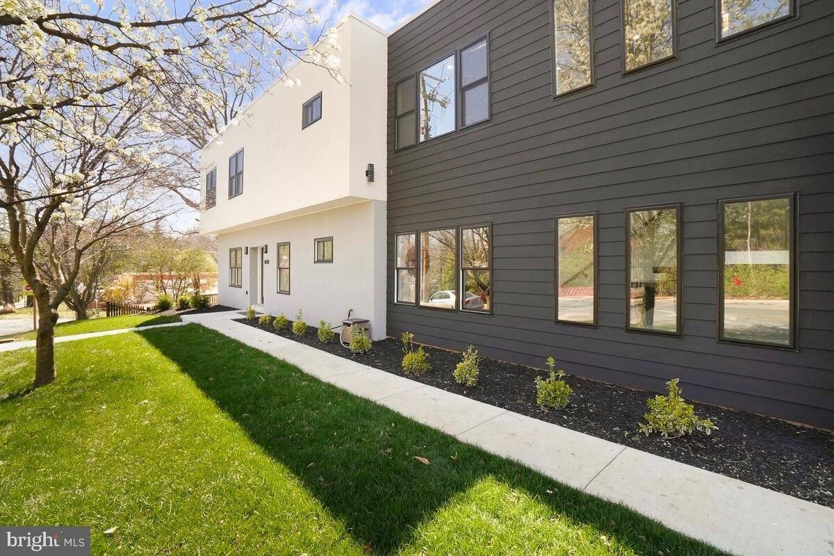 House for rent at 8618 Jones Mill Rd, Chevy Chase, MD 20815