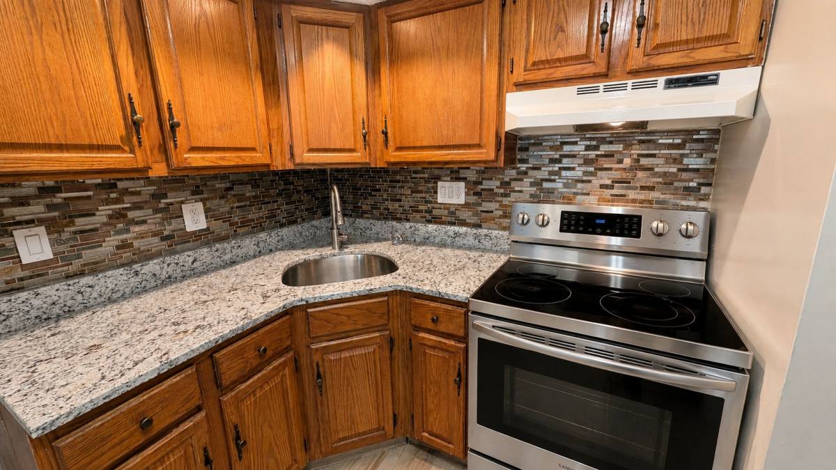 Apartment for rent at 17 Regan St #5B, Vernon Rockville, CT 06066