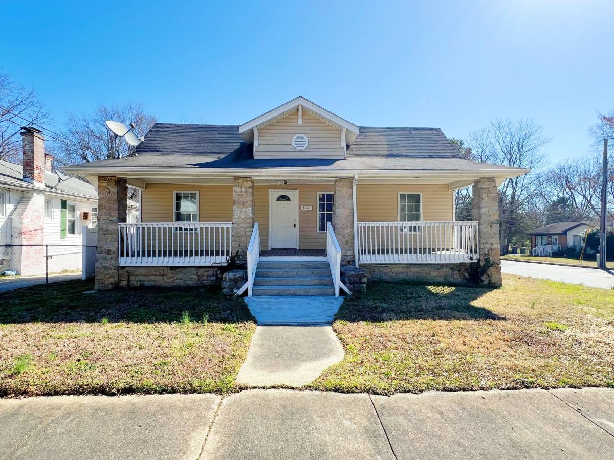 House for rent at 829 Dillard St, Greensboro, NC 27403