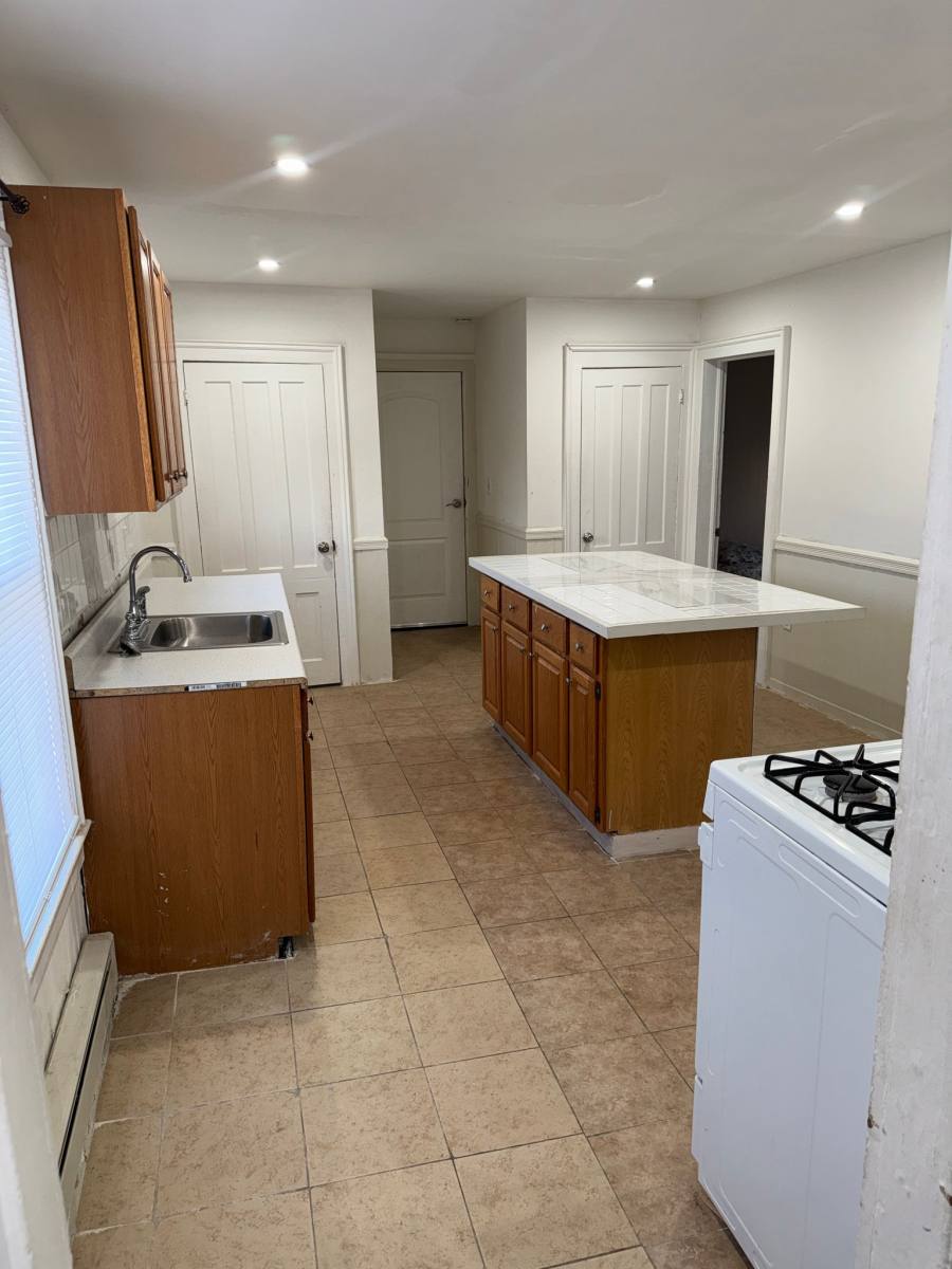 Apartment for rent at 745 5th Ave #2, Troy, NY 12182