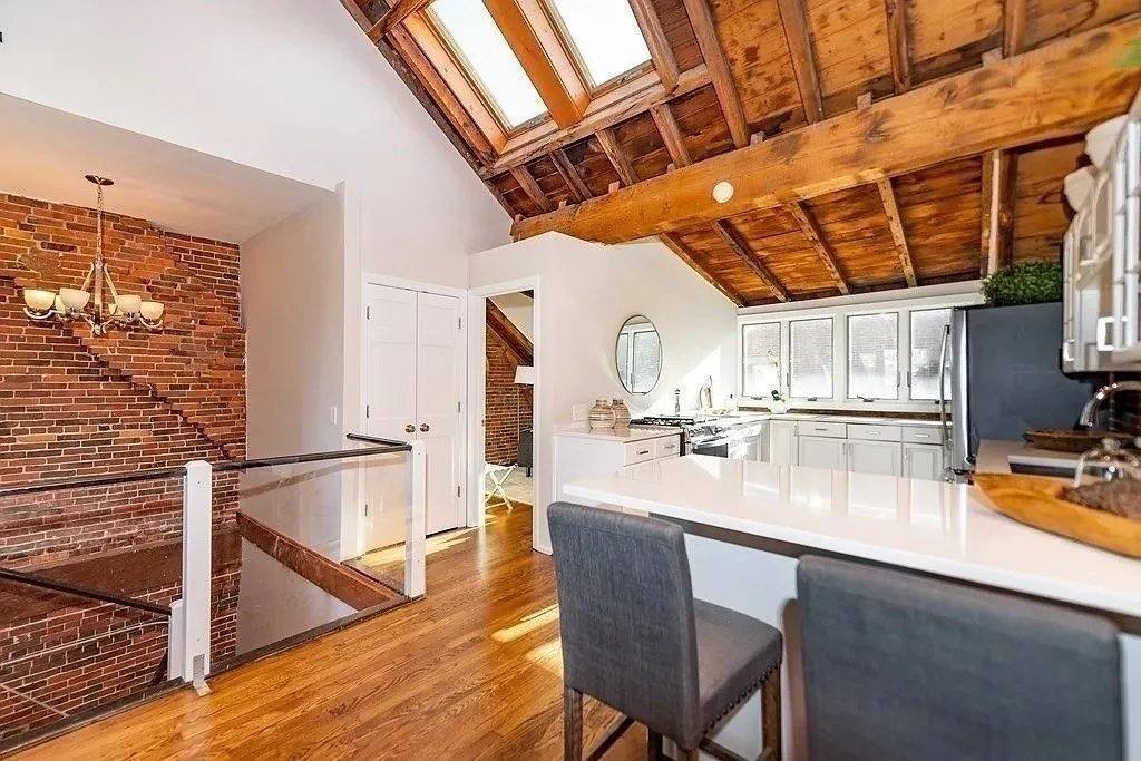 Apartment for rent at 57 Fulton St #10, Boston, MA 02109