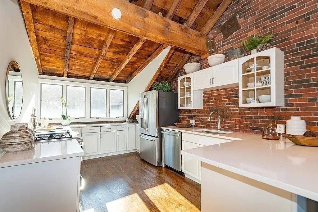 Apartment for rent at 57 Fulton St #10, Boston, MA 02109