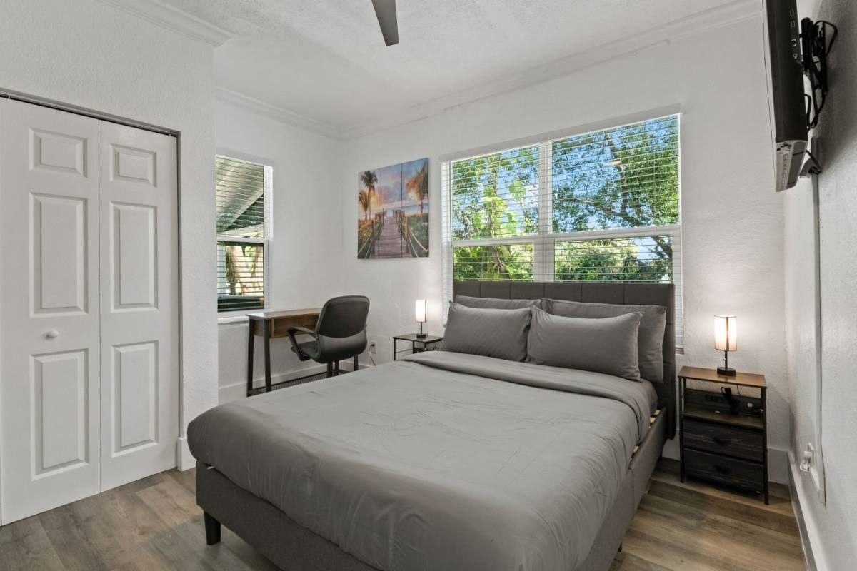 Apartment for rent at 806 E Chelsea St #4, Tampa, FL 33603