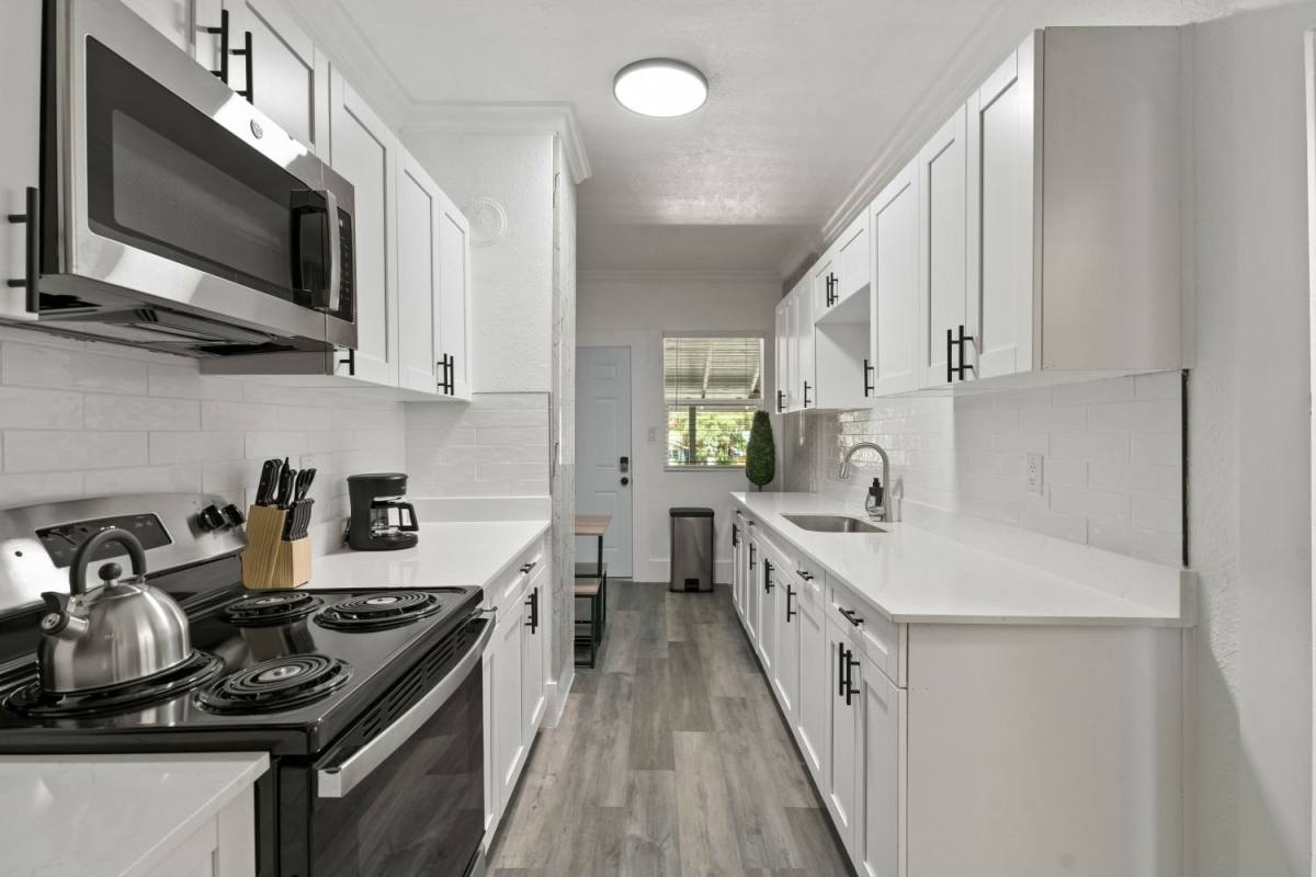 Apartment for rent at 806 E Chelsea St #4, Tampa, FL 33603