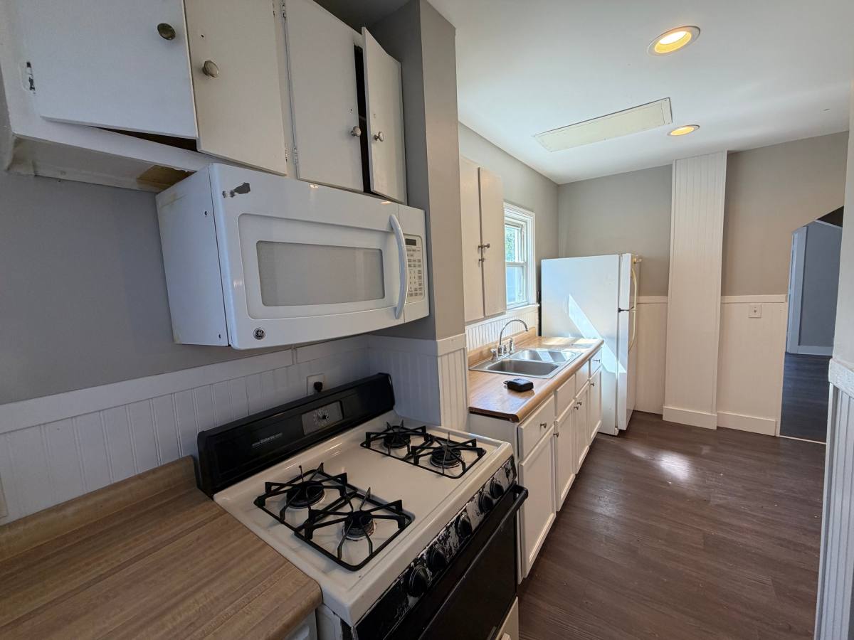 Apartment for rent at 2748 11th Ave C #1, Moline, IL 61265