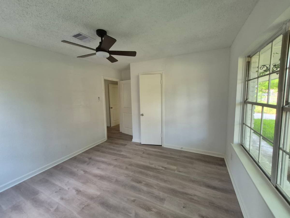 House for rent at 10221 Bretton Dr, Houston, TX 77016