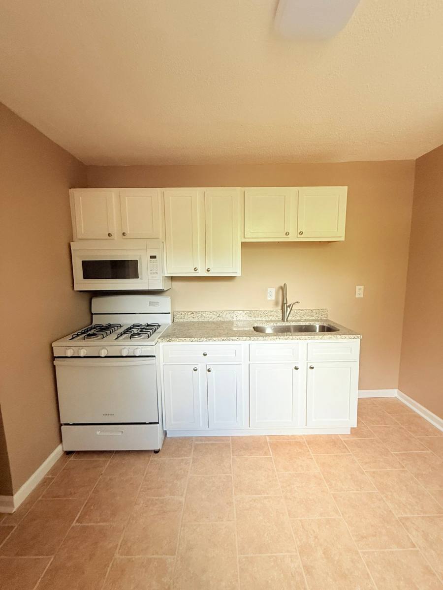 House for rent at 931 Calvin Rd, Memphis, TN 38109