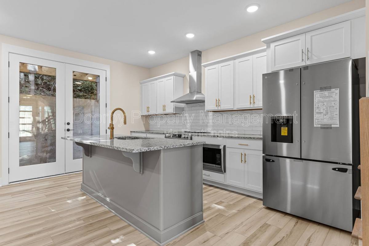 Townhouse for rent at 436 Wayne Ave, Chattanooga, TN 37405