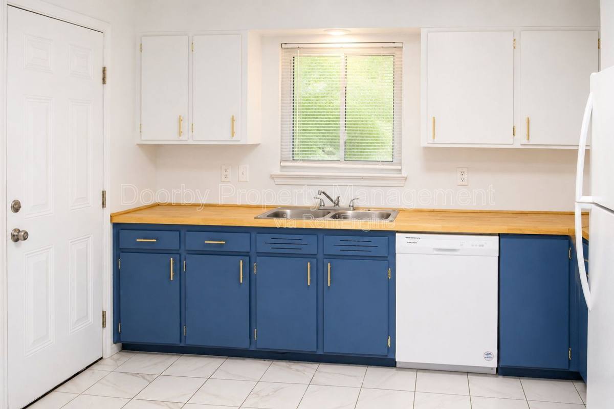 Apartment for rent at 2027 Lee St, Chattanooga, TN 37412