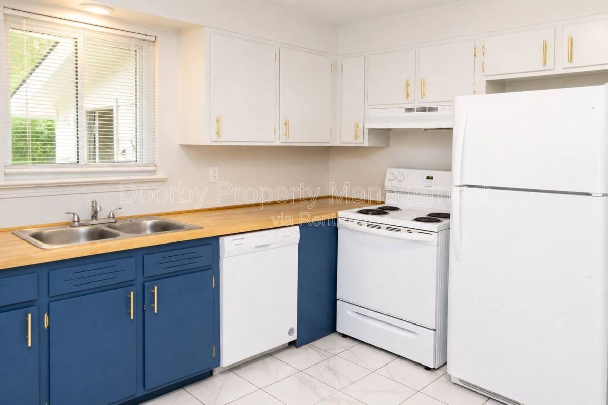 Apartment for rent at 2027 Lee St, Chattanooga, TN 37412