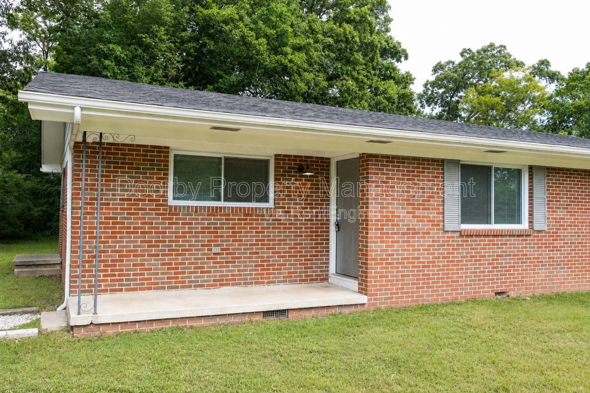 Apartment for rent at 2027 Lee St, Chattanooga, TN 37412