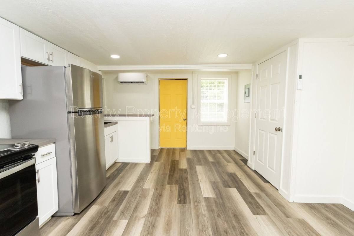 Apartment for rent at 5640 US-41 #8, Jasper, TN 37347