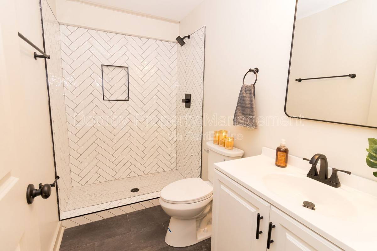Apartment for rent at 804 Grandview Ave #B, Chattanooga, TN 37405