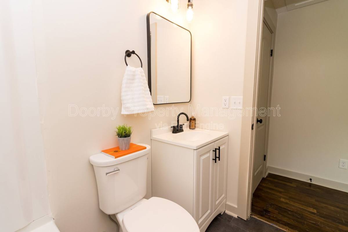 Apartment for rent at 804 Grandview Ave #B, Chattanooga, TN 37405