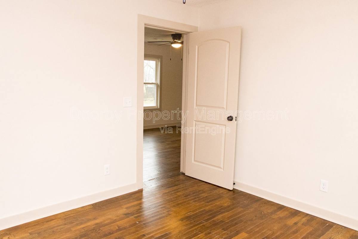 Apartment for rent at 804 Grandview Ave #B, Chattanooga, TN 37405