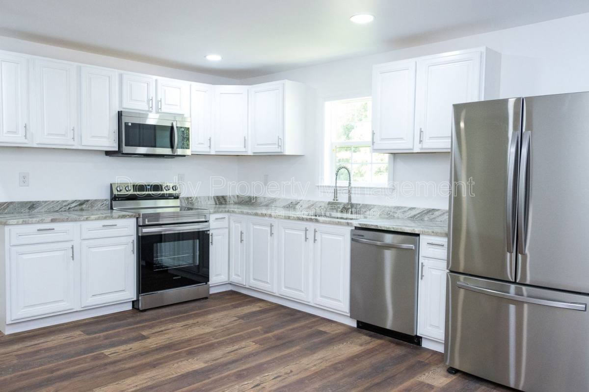 House for rent at 196 Rogers Rd, Chickamauga, GA 30707